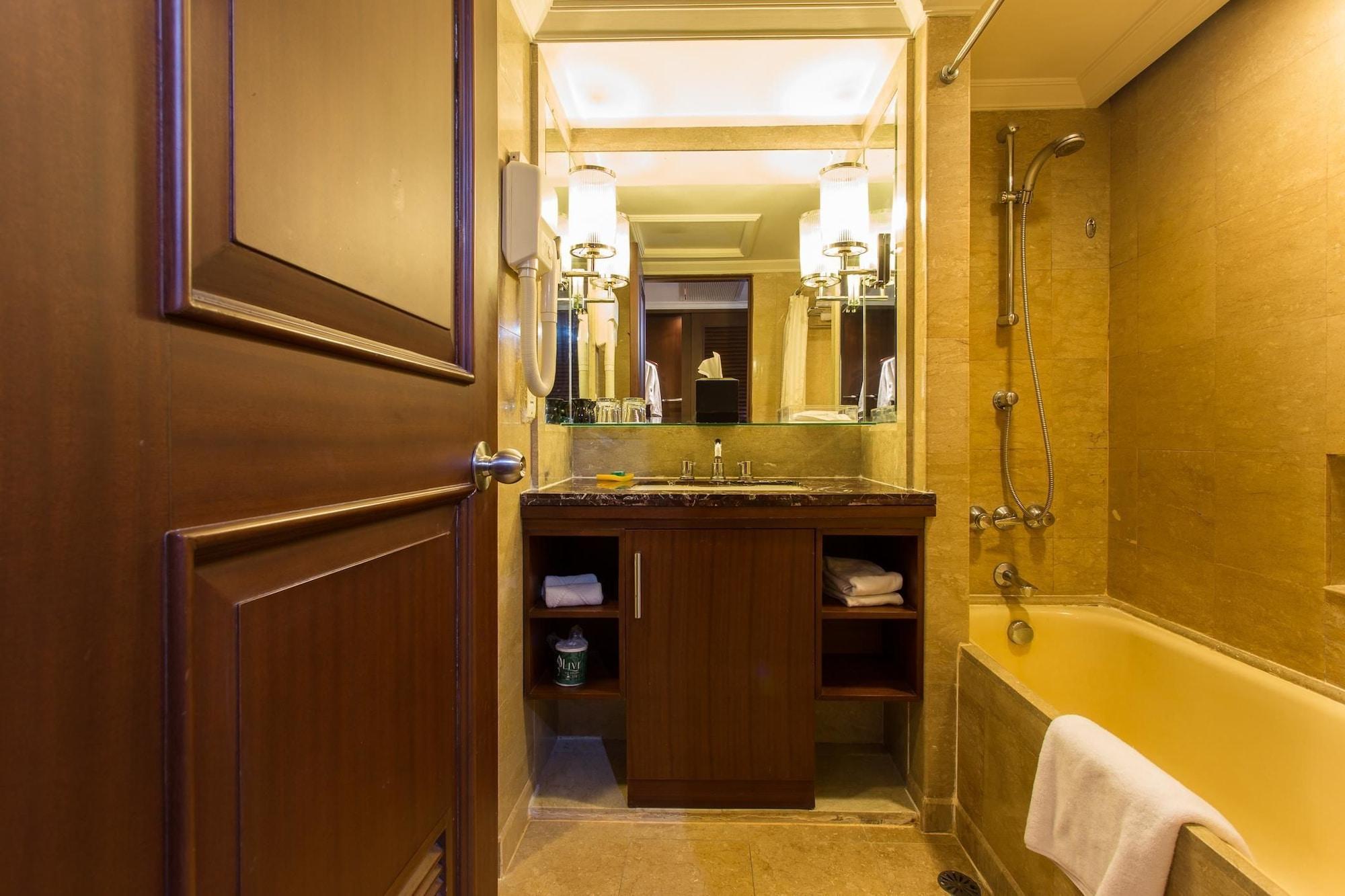Le Grandeur Hotel Balikpapan Extérieur photo
