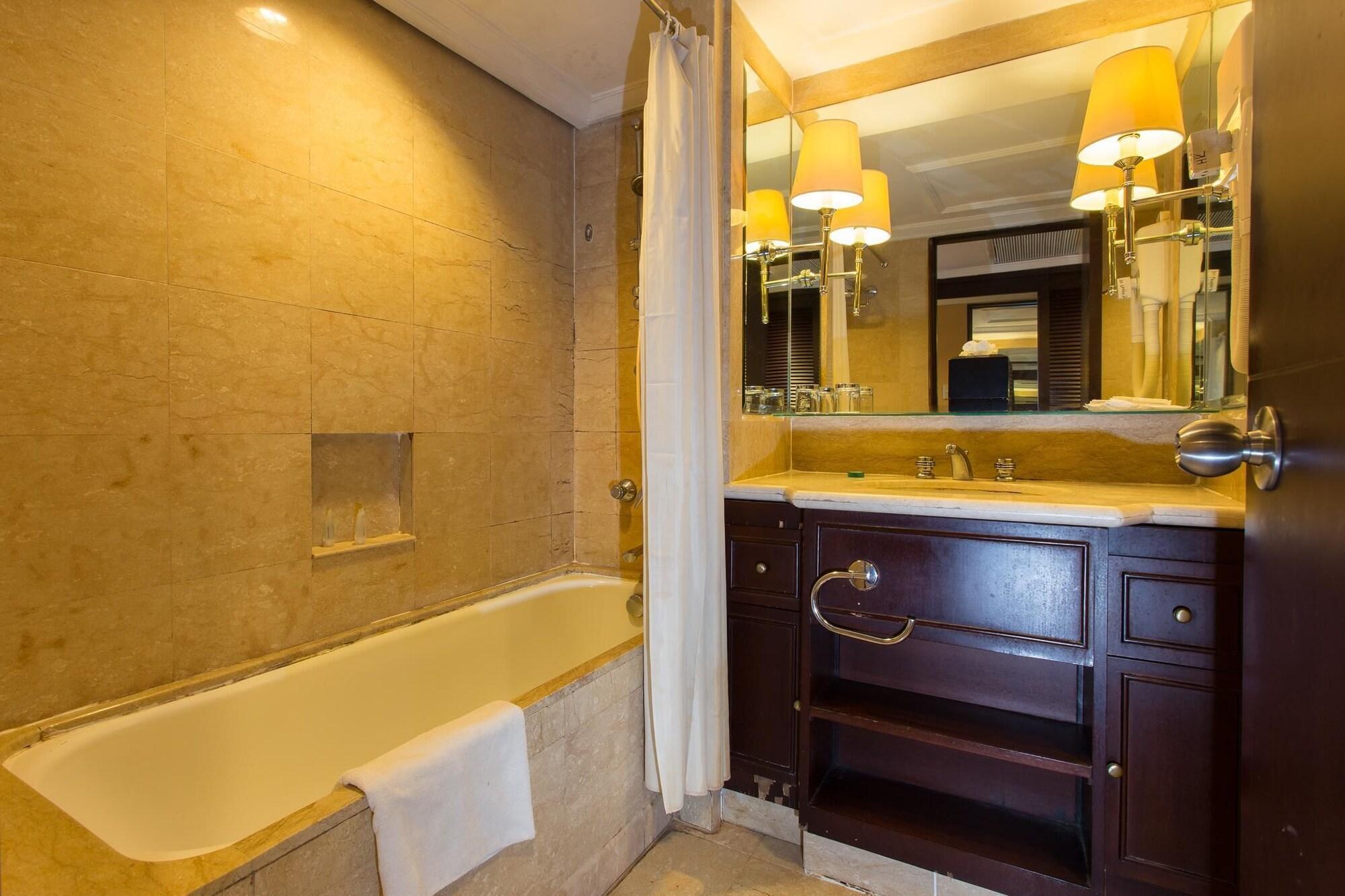 Le Grandeur Hotel Balikpapan Extérieur photo