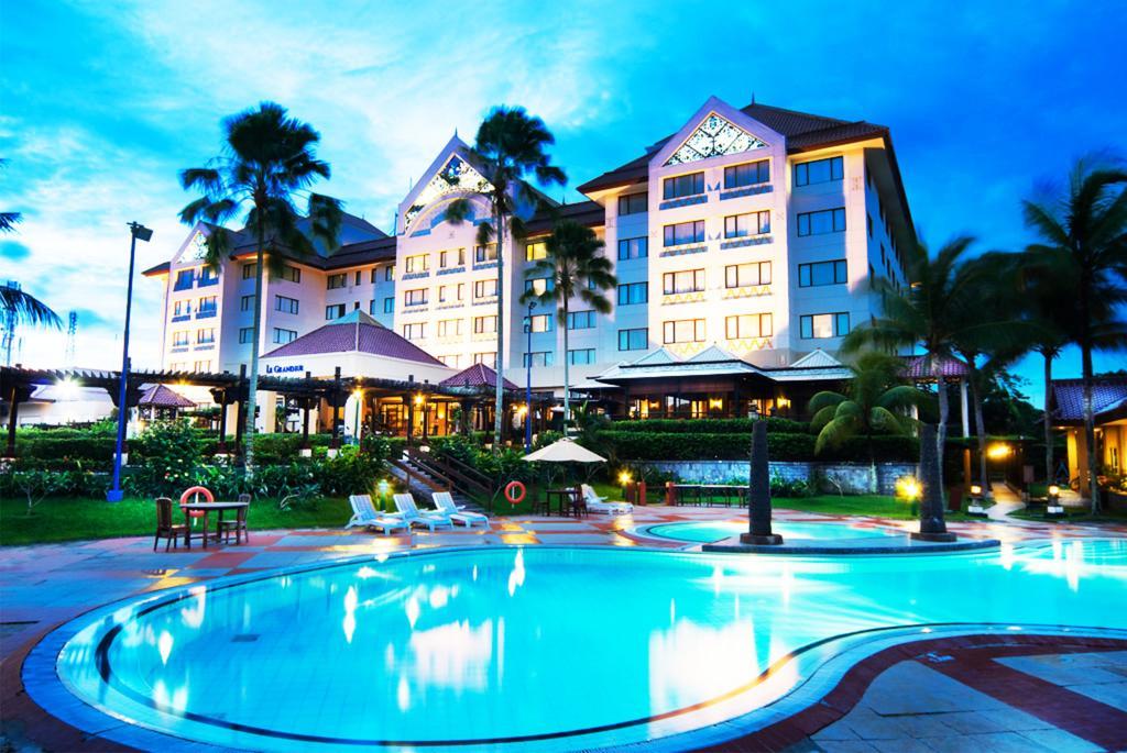 Le Grandeur Hotel Balikpapan Extérieur photo