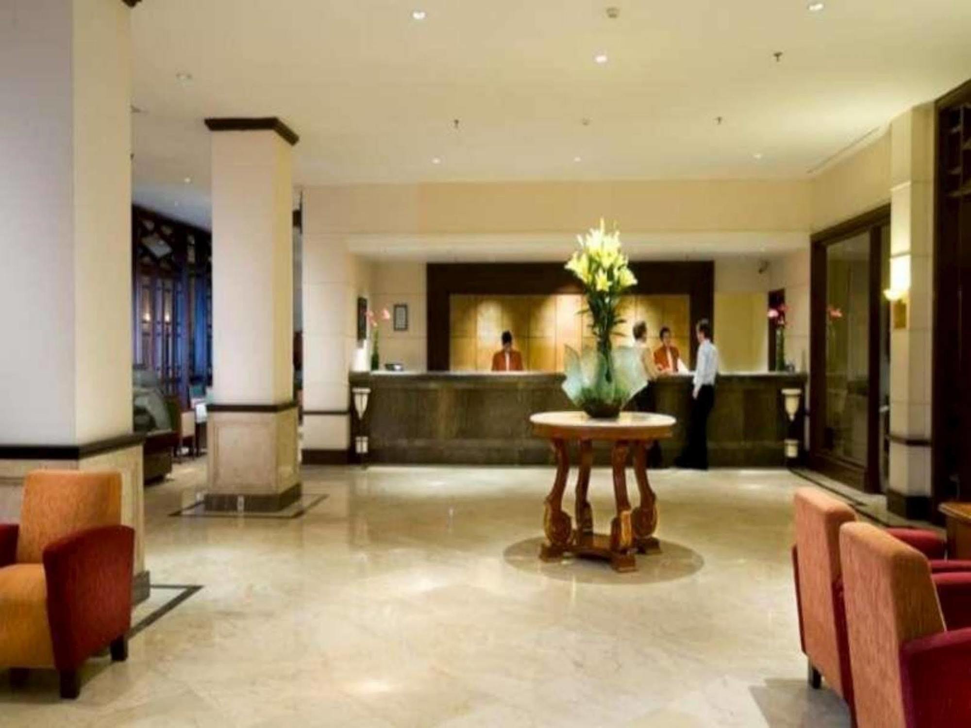 Le Grandeur Hotel Balikpapan Extérieur photo