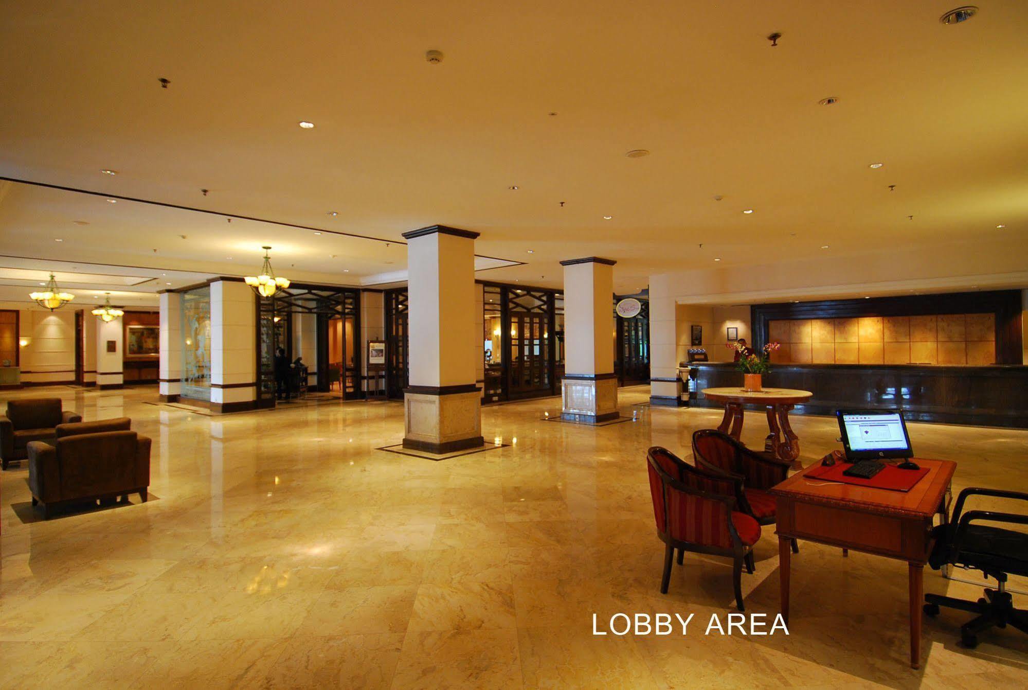 Le Grandeur Hotel Balikpapan Extérieur photo
