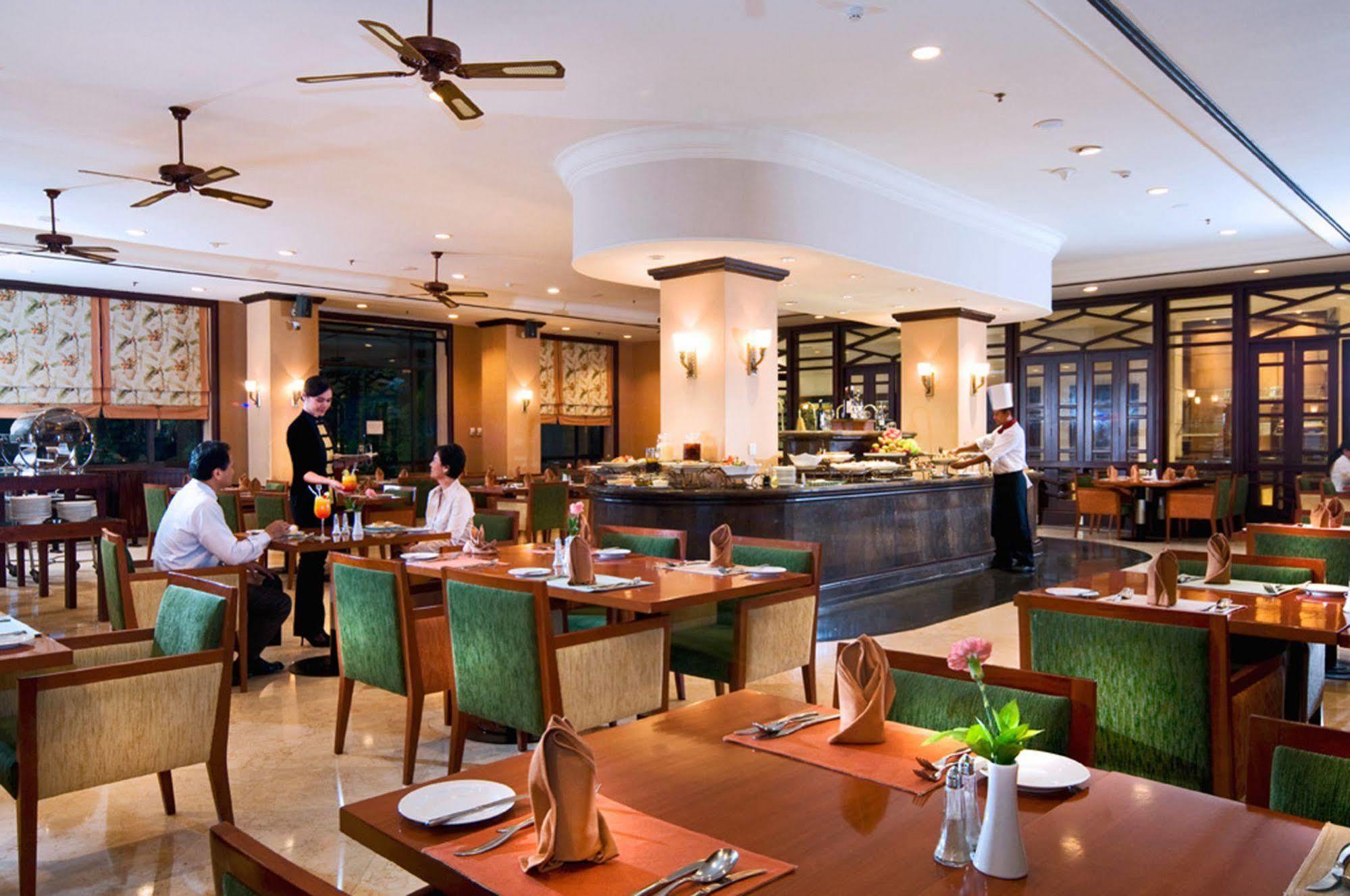 Le Grandeur Hotel Balikpapan Extérieur photo