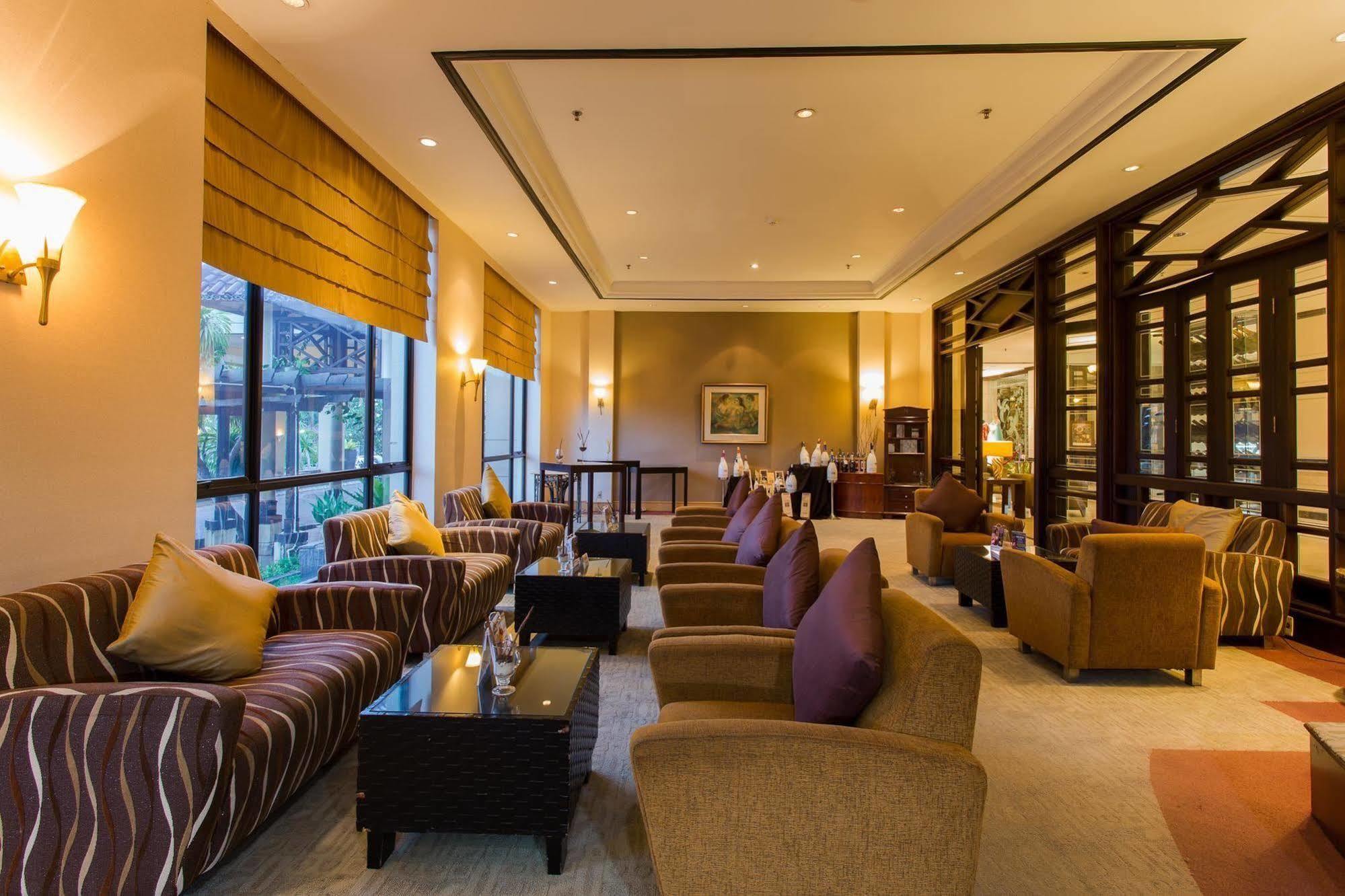 Le Grandeur Hotel Balikpapan Extérieur photo