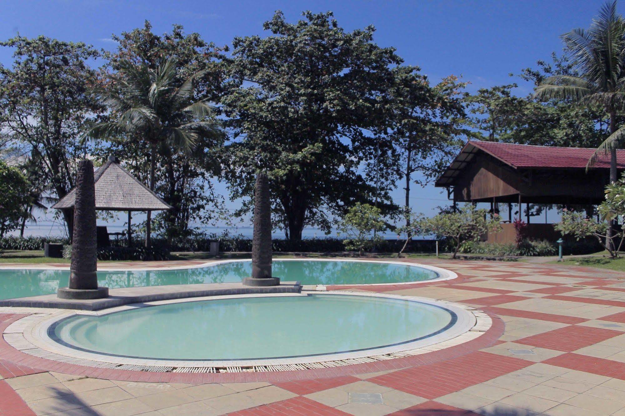 Le Grandeur Hotel Balikpapan Extérieur photo