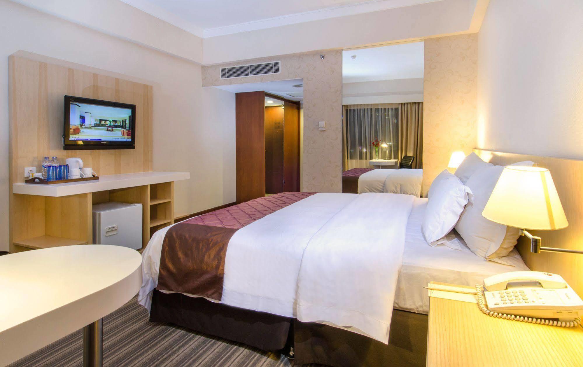 Le Grandeur Hotel Balikpapan Extérieur photo